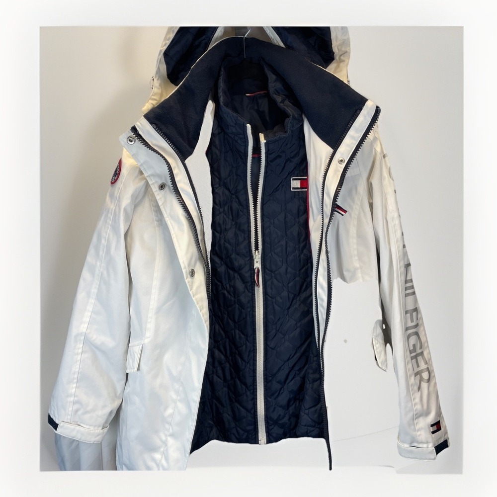 Tommy Hilfiger 3 in 1 White All Weather System 2 Jackets, 1 Removable Hood Small